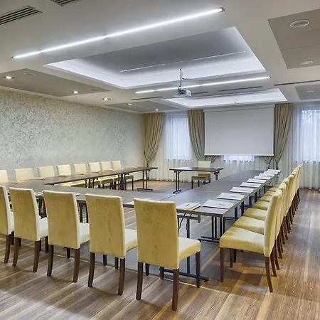 Lazur & Conference 3*