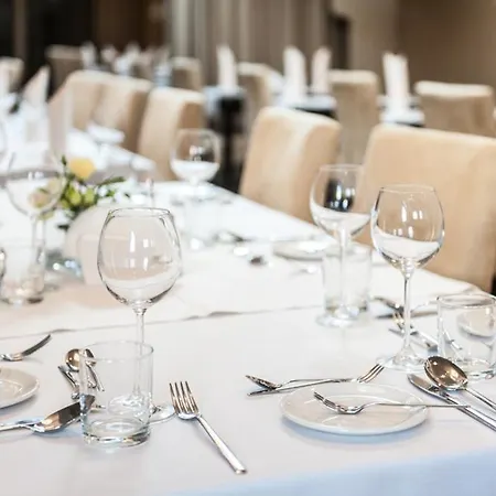 Lazur & Conference Hotel